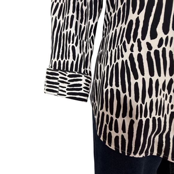 Chicos Signature Classic No Iron Blouse Button Front Cuffed Sleeve Black White - Picture 7 of 16